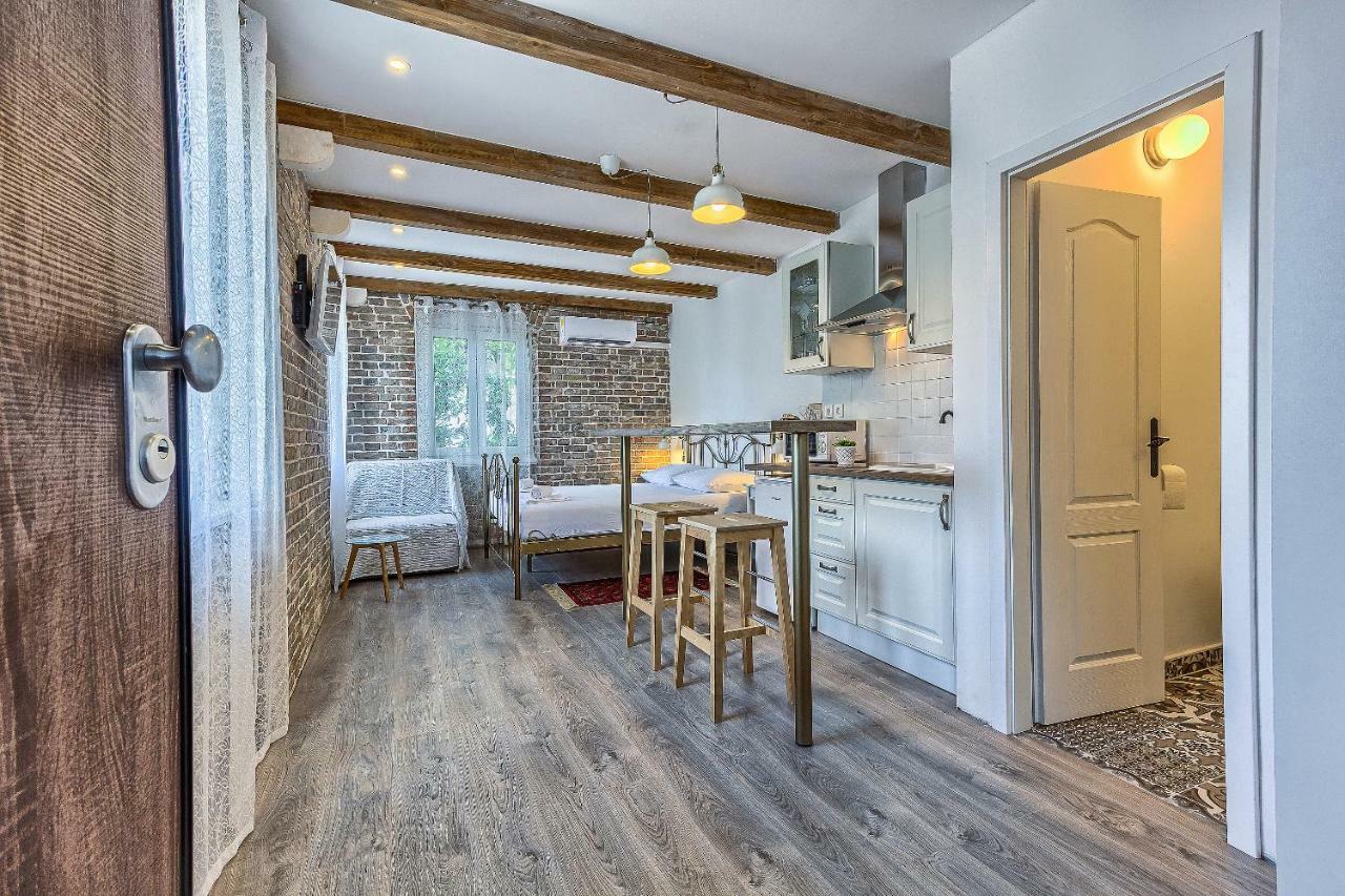 Charming Studio Apartment Split Buitenkant foto
